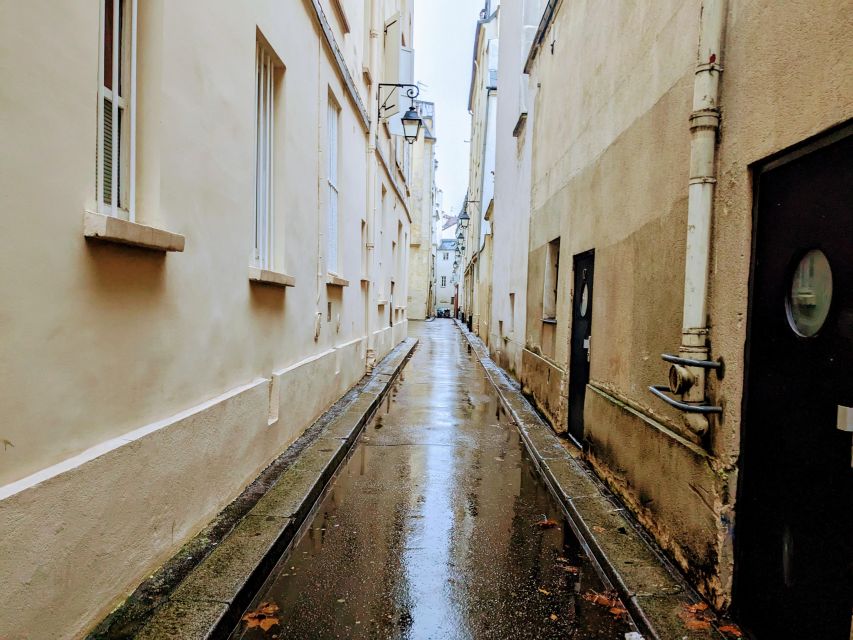 Paris : Game of French Thrones (Walking Tour) - Common questions