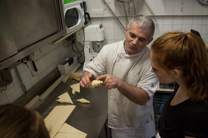 French Baking Class: Baguettes and Croissants in a Parisian Bakery - Key Points