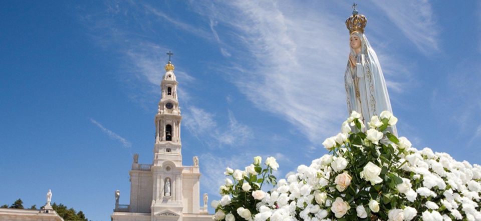 From Lisbon: Shared Tour to Fátima, Óbidos, Batalha, and Nazaré - Key Points