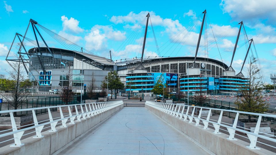From London: Manchester City FC Stadium Tour by Rail - Key Points