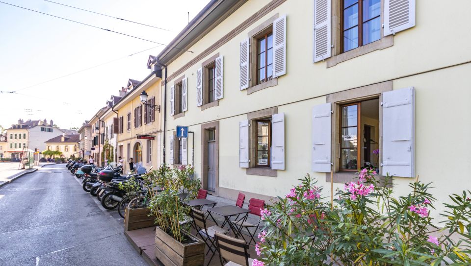 Geneva: Carouge Tour With a Local - Key Points