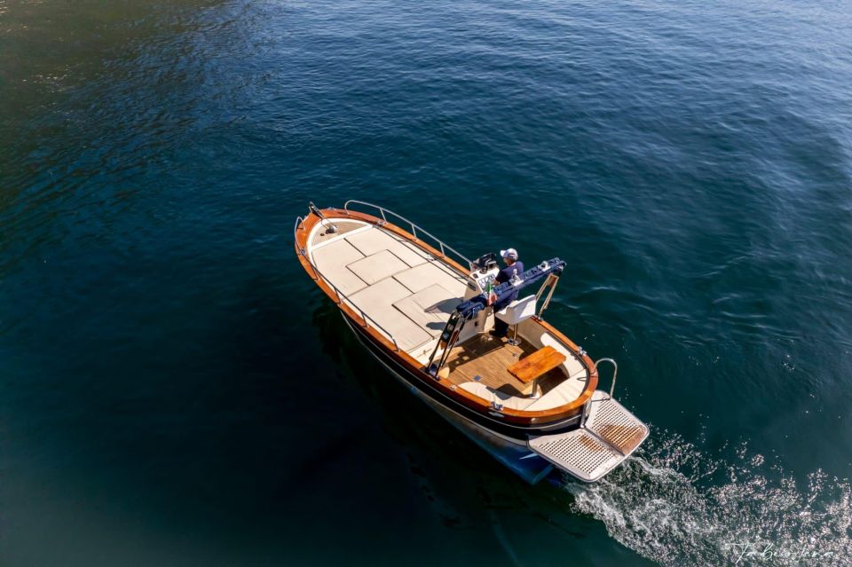 Lake Como on Classic Wooden Boat - Key Points