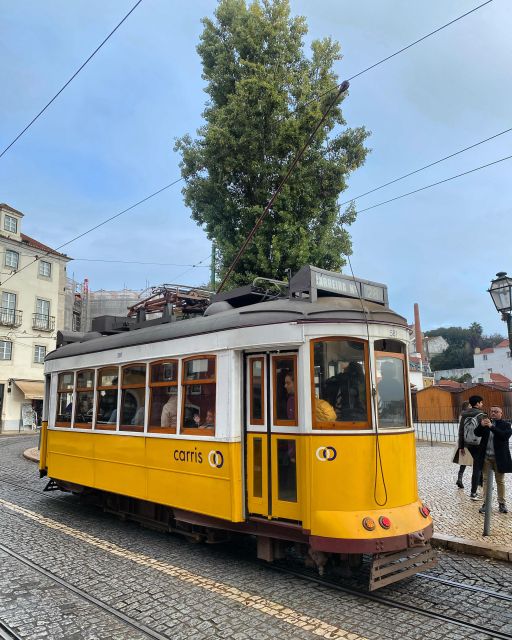 Lisbon: Half Day Private City Highlights Tour by Tuk Tuk - Key Points