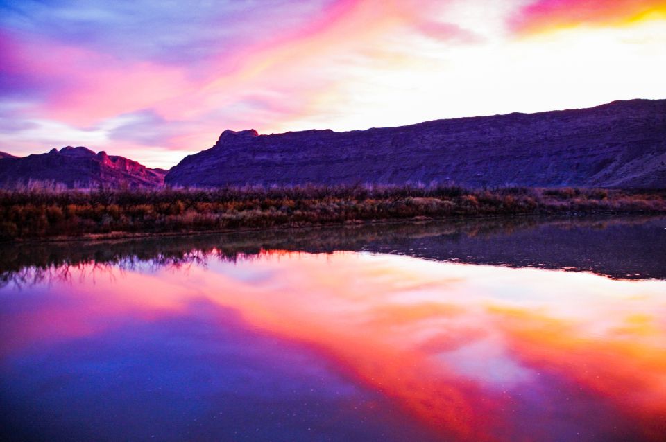 Moab: Colorado River Dinner Cruise With Music and Light Show - Activity Details