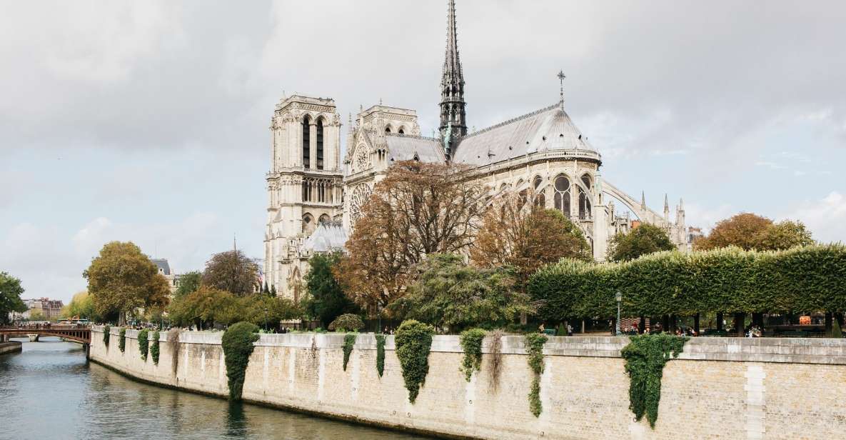 Notre Dame Tour With a Small Group - Key Points