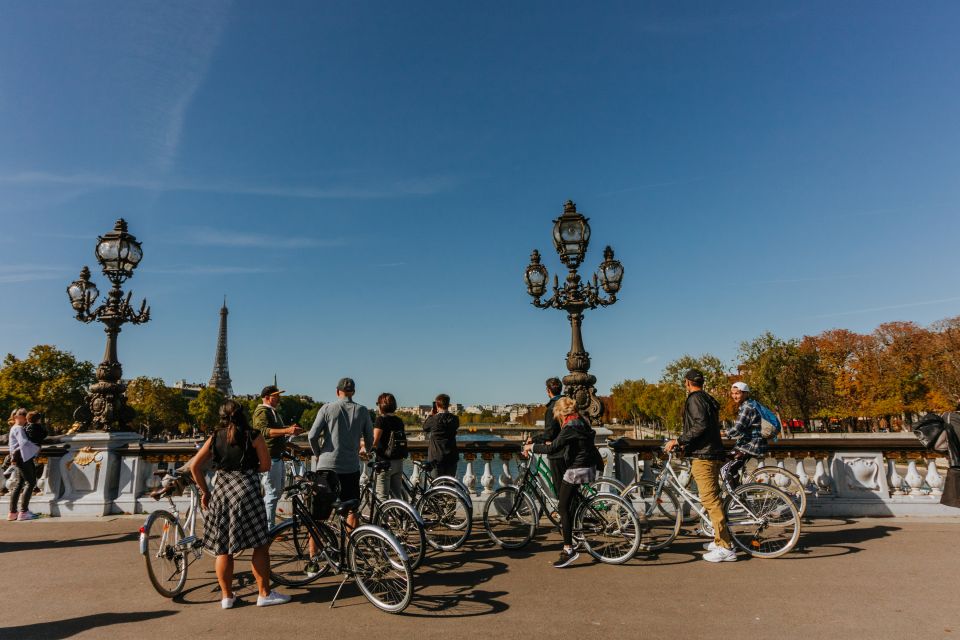 Paris: Famous Monuments Cycling Tour - Key Points