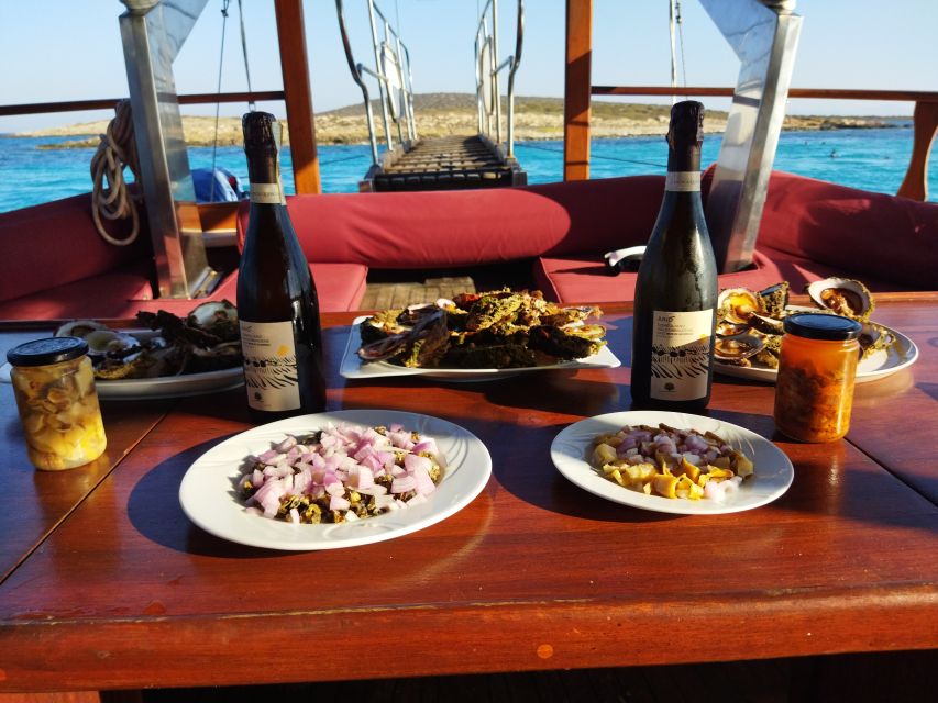 Paros: Traditional Gulet Shared or Private Island Cruise - Key Points