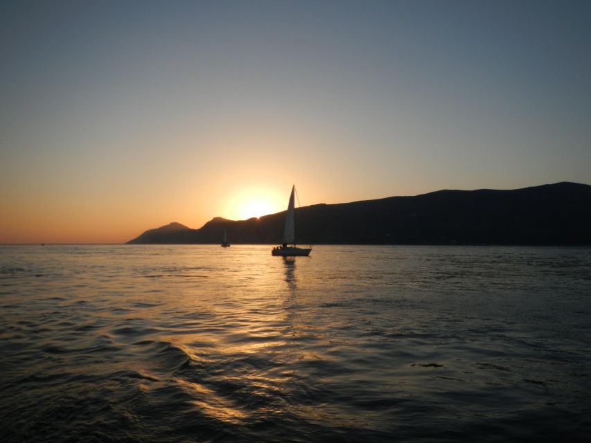 Sailing Boat Sunset in Setúbal - Key Points