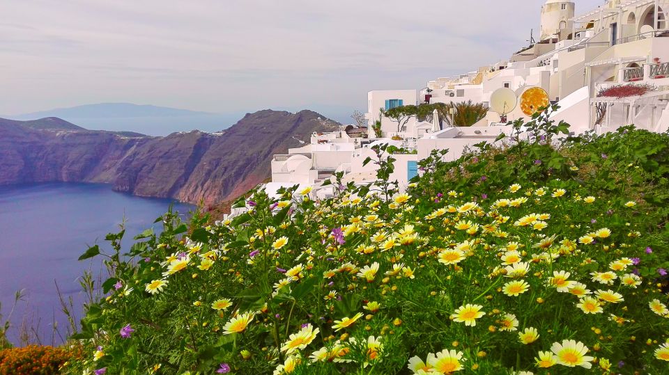 Santorini: Popular Destinations Private Tour With Guide - Key Points