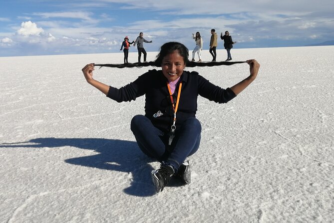 Uyuni Salt Flat 1 Day Tour Sunset in the Salt Water Region With Mirror Effect - Key Points