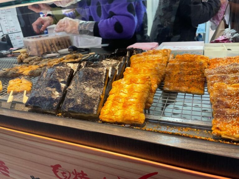 2 Hours Sweets and Palm Reading Tour in Asakusa