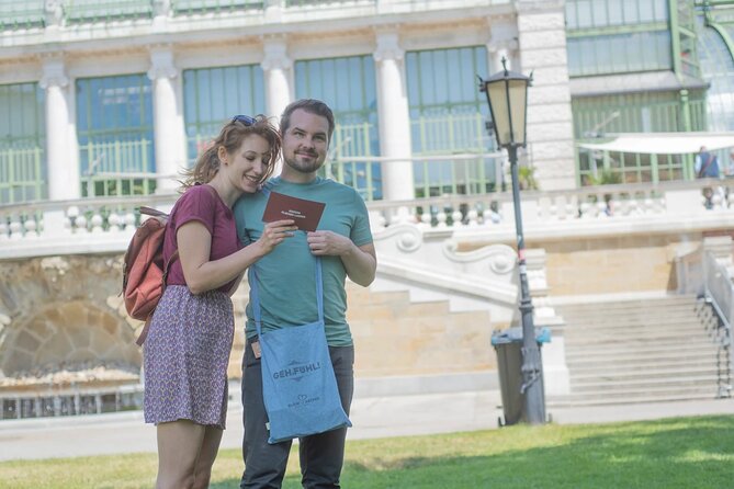 A Box for a Romantic Walk in the City Center of Vienna - Start Time and Opening Hours