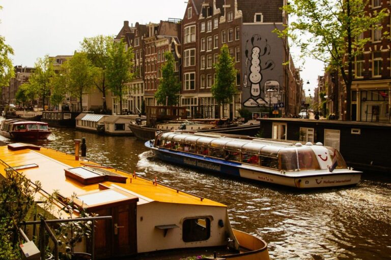 Amsterdam: Private Tour W/ Locals – Highlights & Hidden Gems