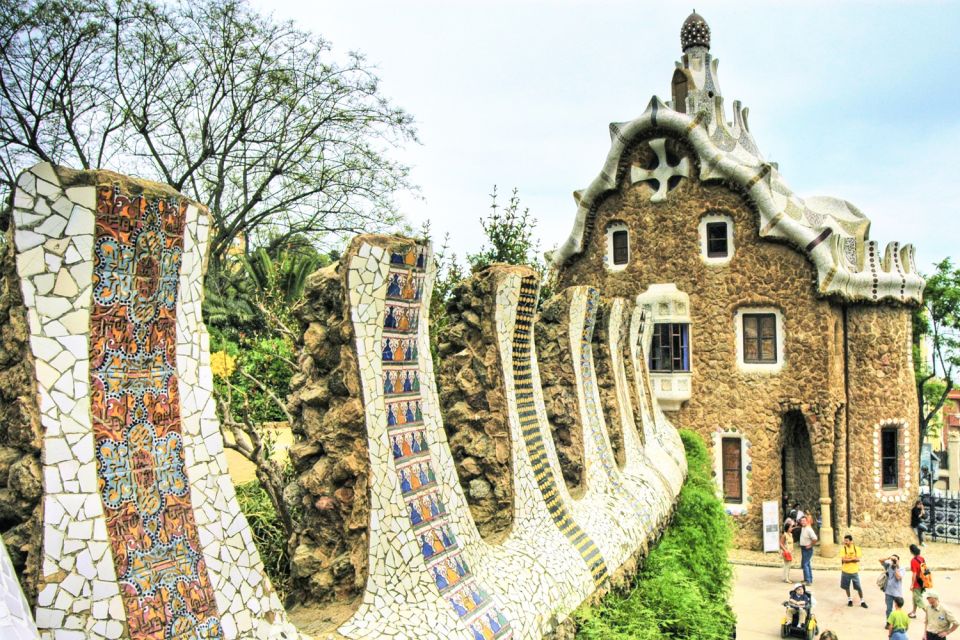 Barcelona & Park Güell: Private Half-Day Tour With Pickup - Tour Details