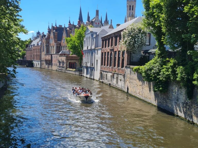 Brugge:Private Walking Tour, Highlights, Local Guide