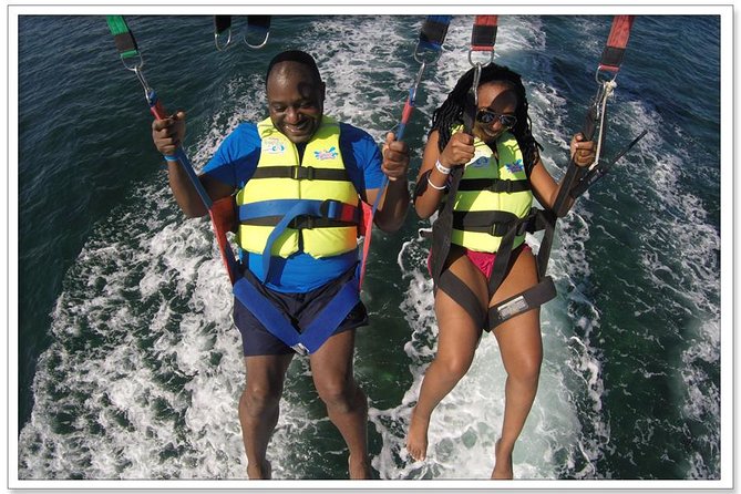 Cancun, Isla Mujeres, Nichupté Lagoon Parasailing With Pickup