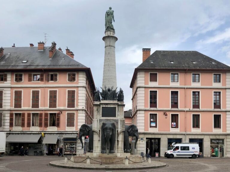 Chambery: Self-Guided Walking Tour With Smartphone App