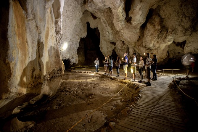 Chillagoe Caves and Outback Day Trip From Cairns - Tour Highlights and Features