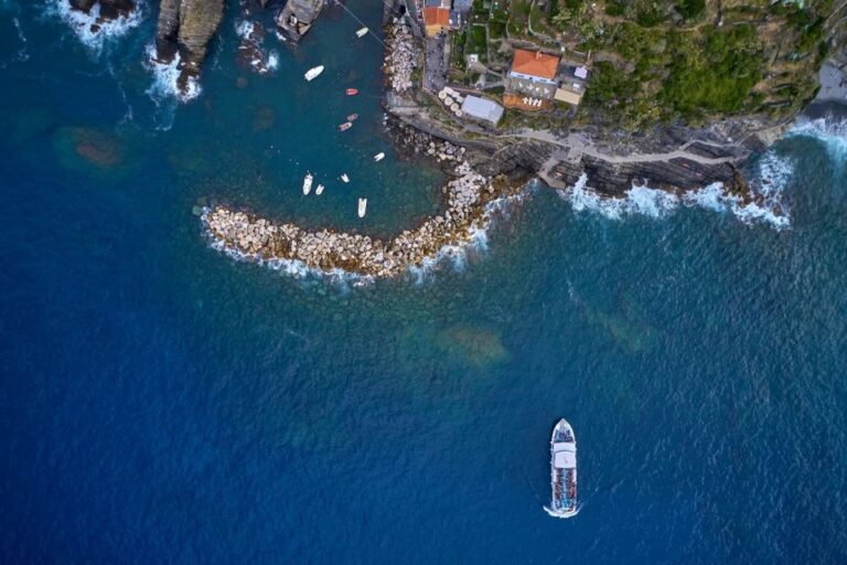 Cinque Terre: 2-Hour Private Boat Tour