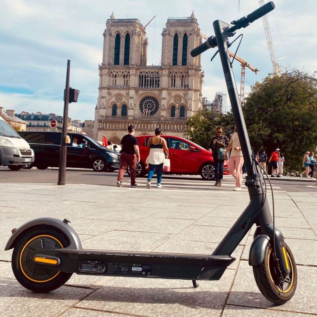 Electric Scooter Guided Tour of Paris