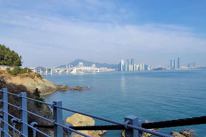 Enjoy Seafood After Walking Along the Coast From Igidae Park to Oryukdo Park.