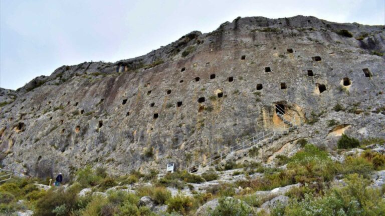 From Alicante: Bocairent and Covetes Dels Moros Day Trip