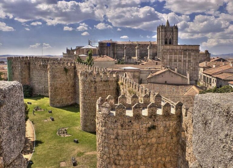 From Madrid: Avila Private Tour