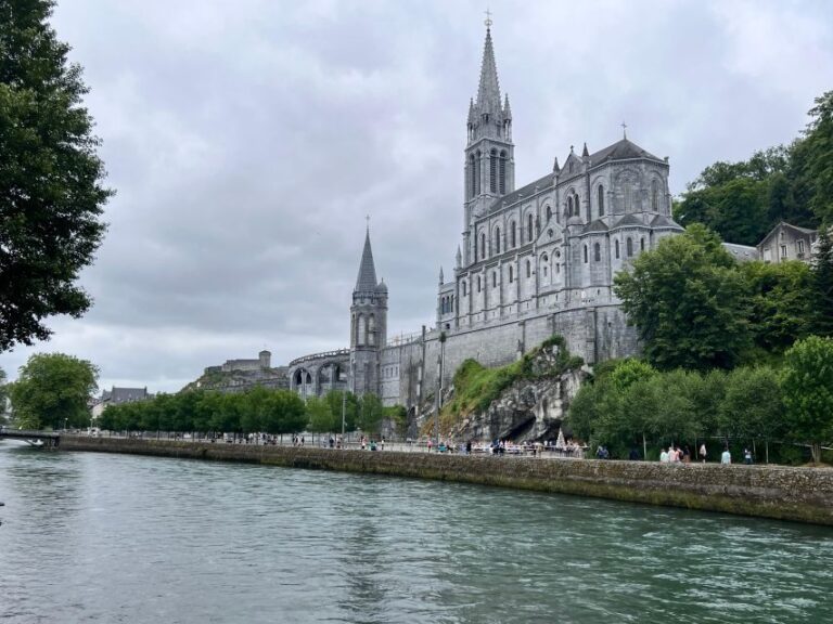 From San Sebastián: Sanctuary of Lourdes Private Day Trip