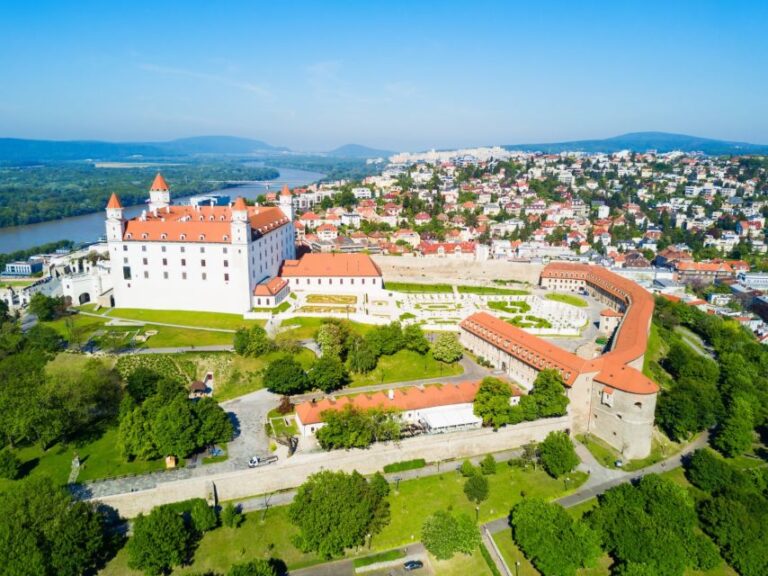 From Vienna: Bratislava Half-Day Trip