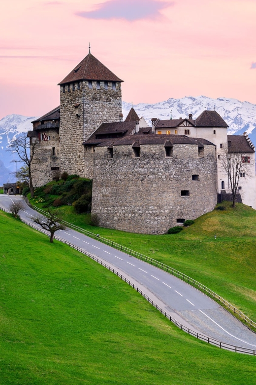 From Zurich: Private 4 Countries in 1 Full-Day Tour