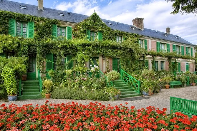 Giverny & Versailles Priority Access Optimized Guided Day Tour From Paris - Tour Highlights and Inclusions