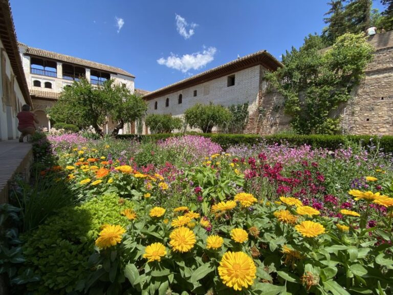 Granada: Alhambra, Alcazaba, and Generalife Private Tour