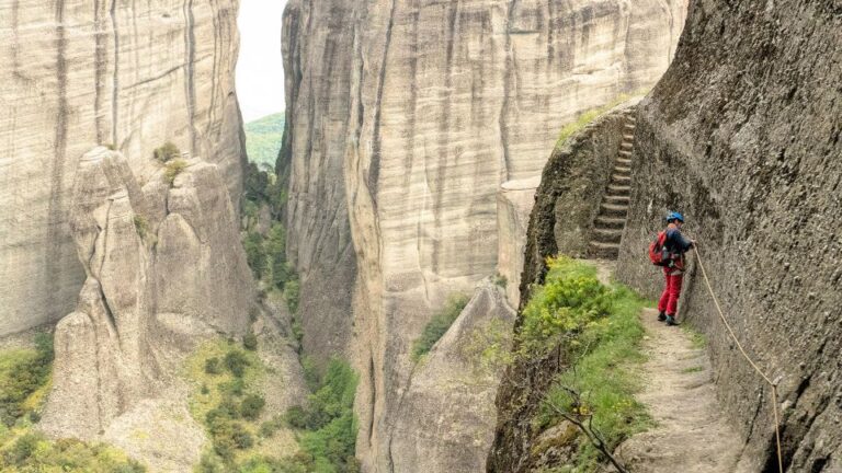 Kastraki: Meteora Via Cordata Hiking Tour to the Great Saint