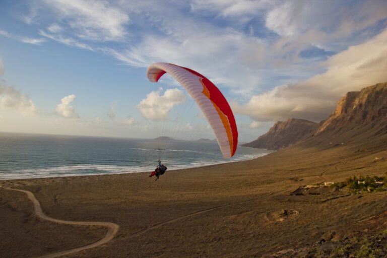 Lanzarote: Paragliding Flight With Video