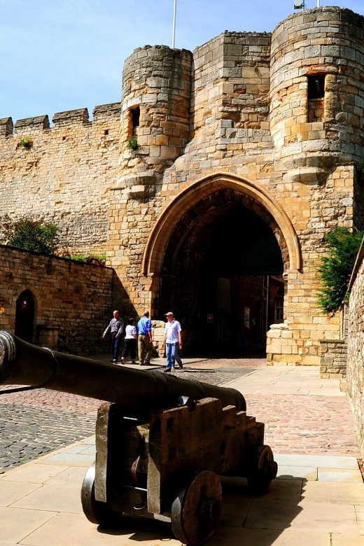 Lincoln: Private Guided Tour/Cathedral, Castle & Magna Carta - Tour Details