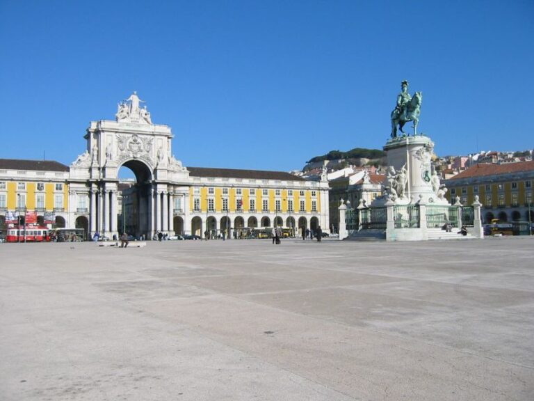 Lisbon and Fatima Sanctuary Full-Day Private Tour