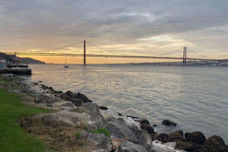 Lisbon: Private Gastronomic Tour Duas Pontes