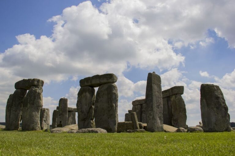 London: 3-Day Stonehenge, Bath & South West Coast Tour