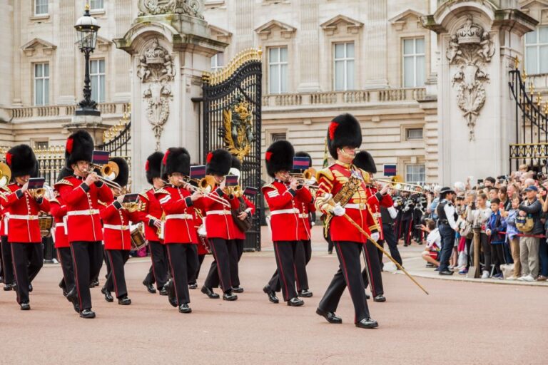 London: Changing of the Guard & Buckingham Palace Ticket