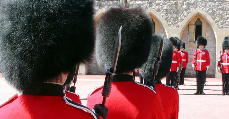 London: Changing of the Guards Ceremony Guided Walking Tour