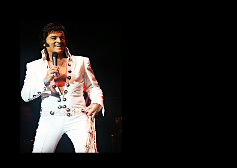 London: Dinner Cruise With Elvis Tribute on the Thames River