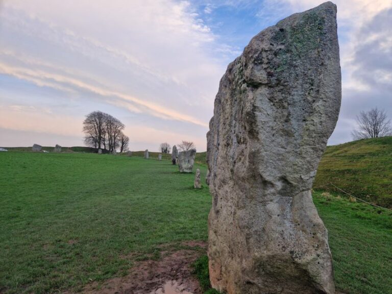 London: Stonehenge, Salisbury Cathedral and Avebury Day Tour