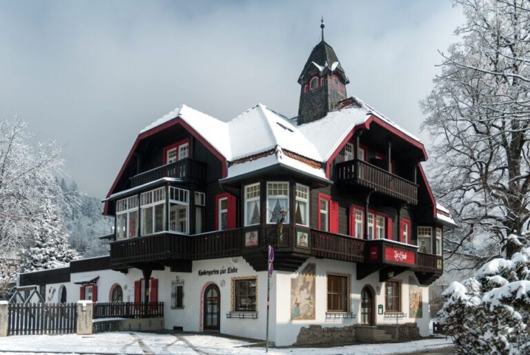 Magical Christmas Stroll Through Innsbruck’s Heart