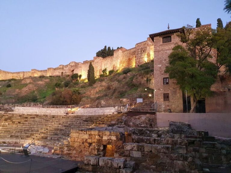 Málaga: Private Personalized Walking Tour