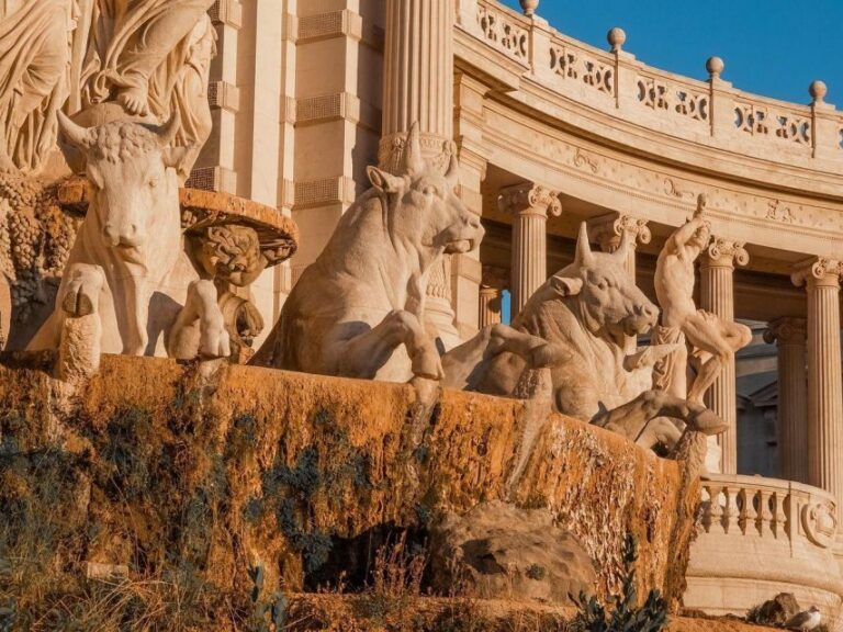 Marseille: Christmas Market Walking Tour