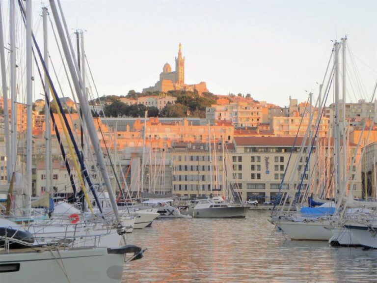 Marseille: Self-guided Like a Local Highlights Day Tour