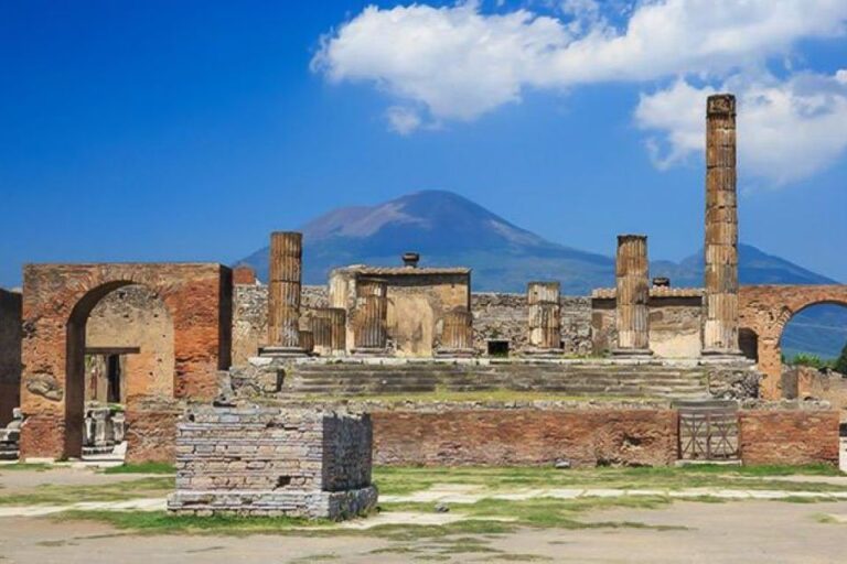 Naples: Pompeii Private Guided Hiking Tour