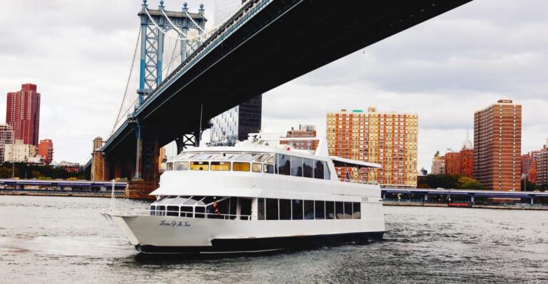 NYC: Luxury Yacht, Cocktail Class and Vintage Car Combo Tour