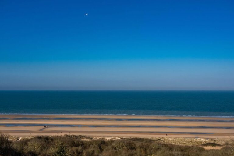 Omaha Beach : Guided Electric Bike Tour