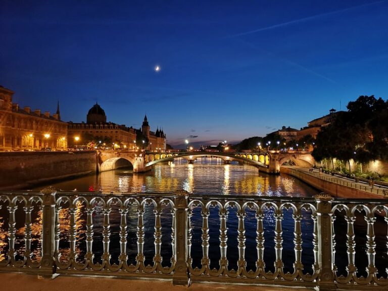 Paris by Night Small Group Bike Tour & Boat Cruise